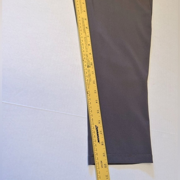 Columbia Omni Shield advanced repellency crop legging in color: gray. Size M. I6 - Picture 5 of 9